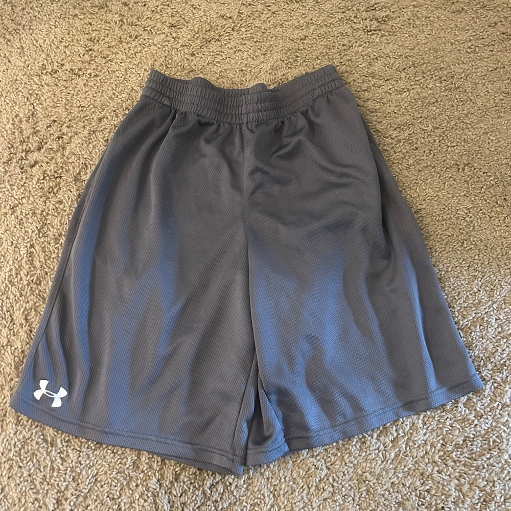 Under Armour Men’s Light Gray Performance Mesh Shorts